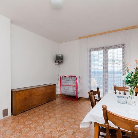 דראמליי Apartments Laura מראה חיצוני תמונה