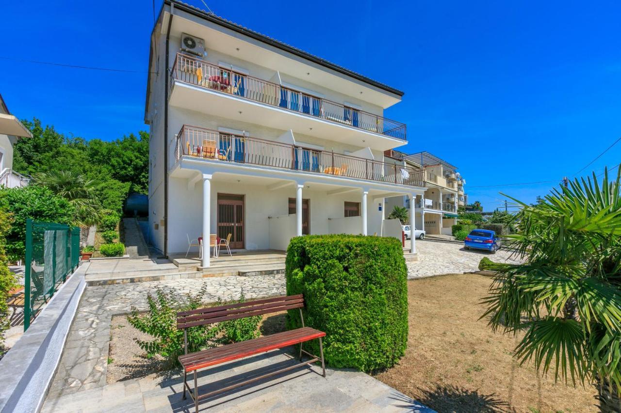 דראמליי Apartments Laura מראה חיצוני תמונה