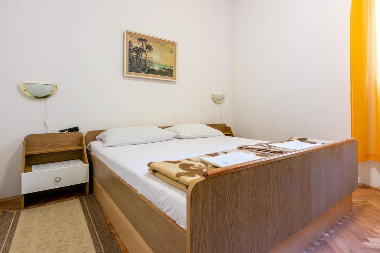 דראמליי Apartments Laura מראה חיצוני תמונה