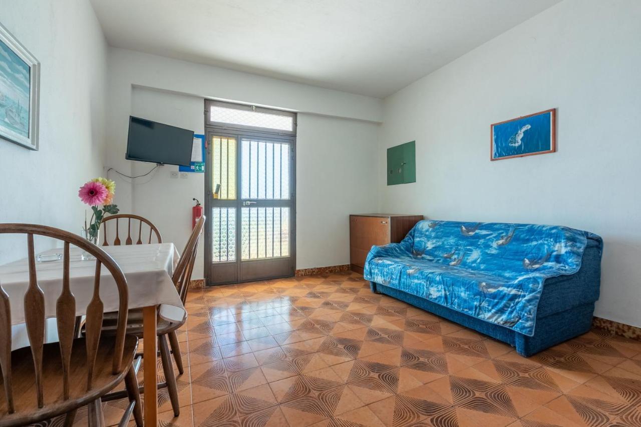 דראמליי Apartments Laura מראה חיצוני תמונה