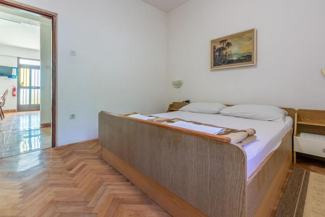 דראמליי Apartments Laura מראה חיצוני תמונה