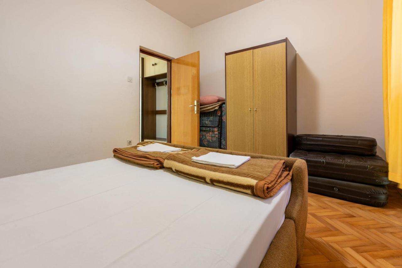 דראמליי Apartments Laura מראה חיצוני תמונה