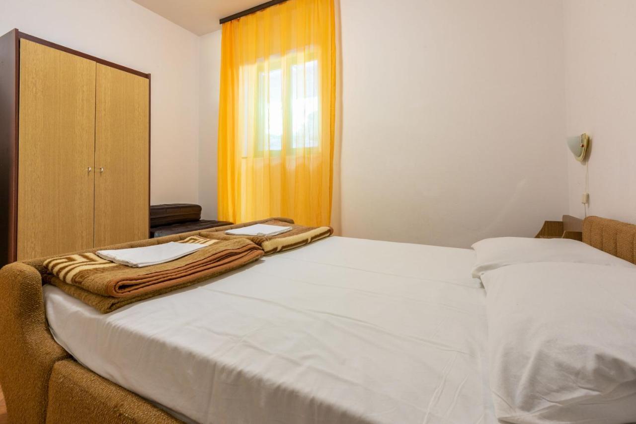 דראמליי Apartments Laura מראה חיצוני תמונה