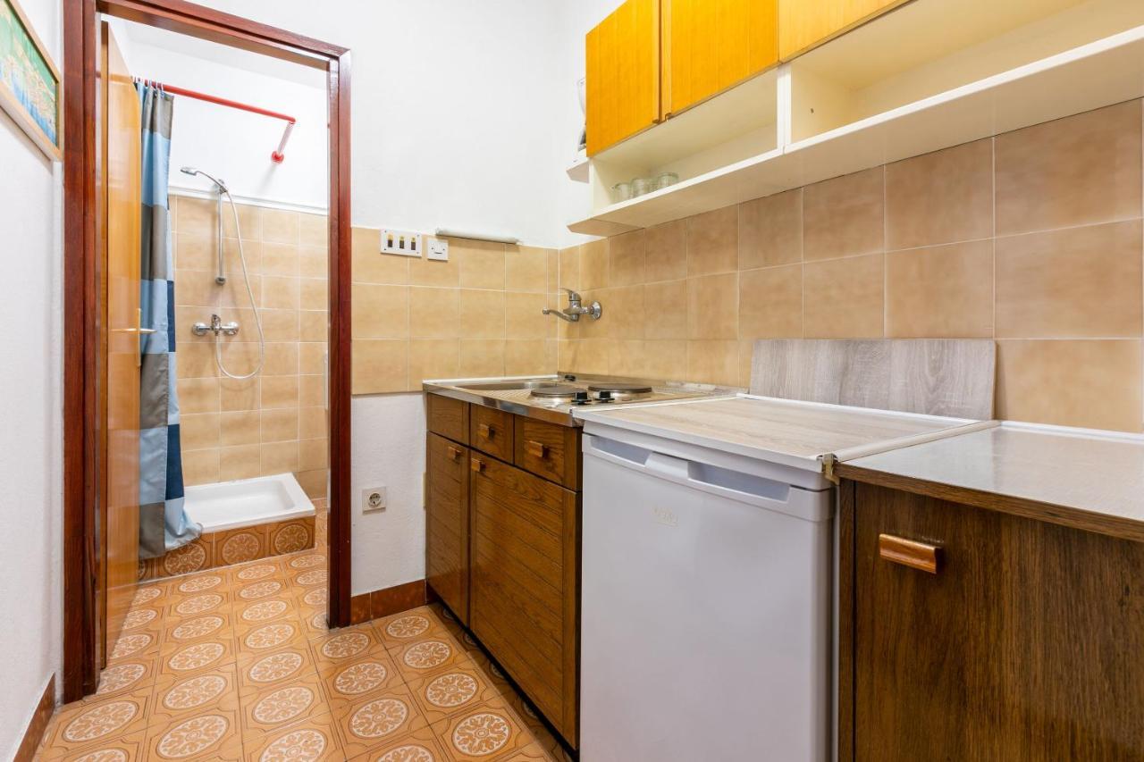 דראמליי Apartments Laura מראה חיצוני תמונה