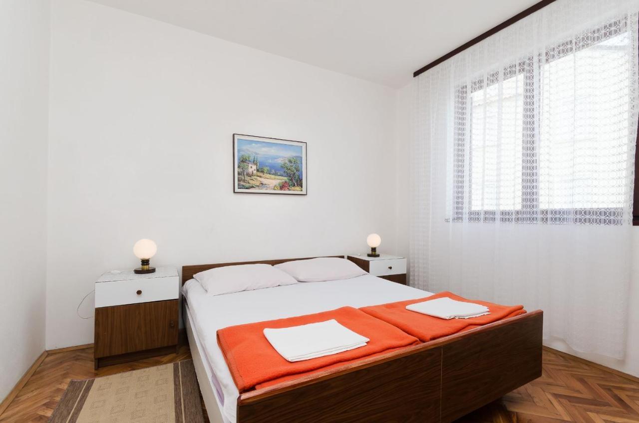 דראמליי Apartments Laura מראה חיצוני תמונה